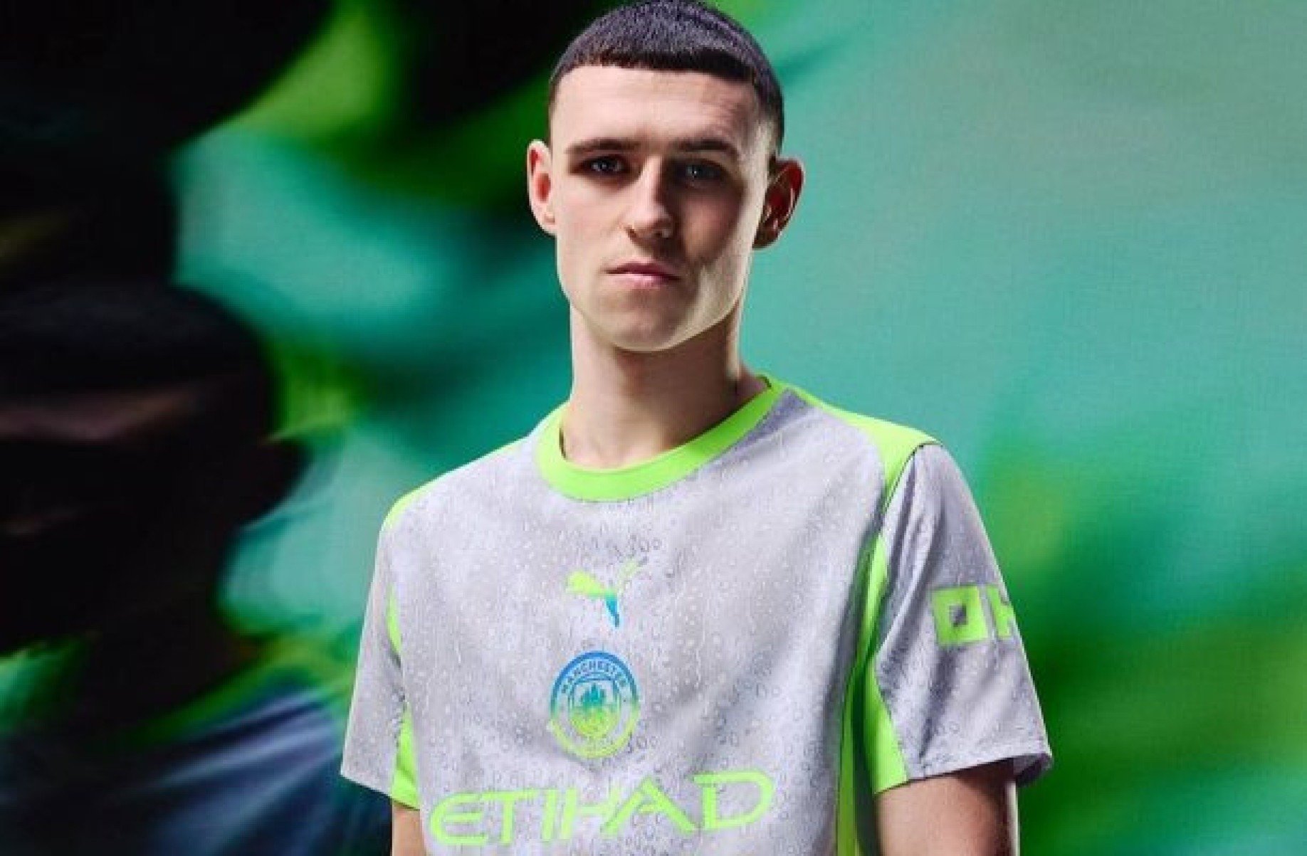 City lança uniforme inspirado na chuva de Manchester