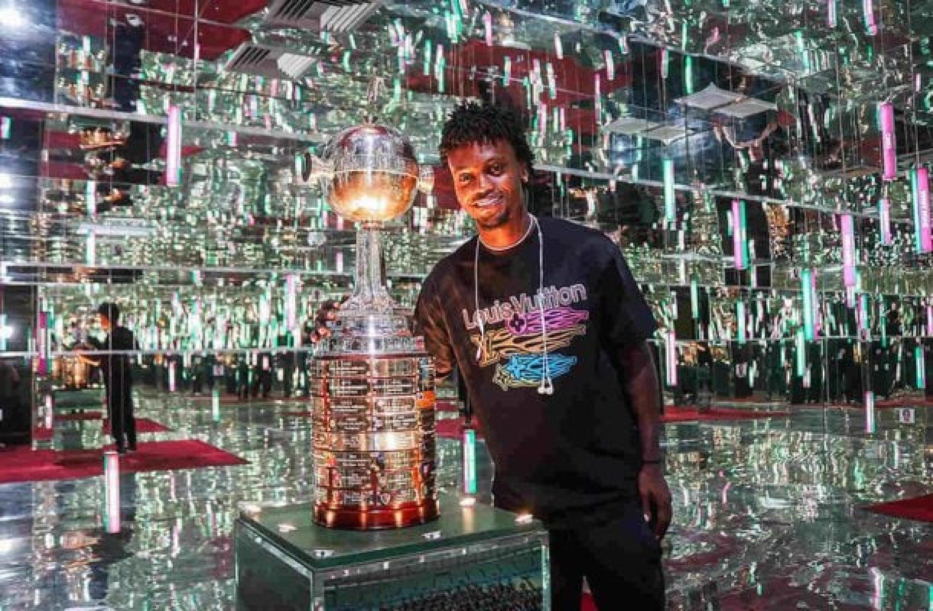 Santi Moreno visita Museu Fluminense: ‘Espero fazer parte dessa história maravilhosa’