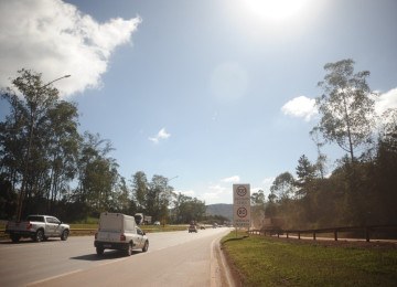 IMAGEM MERAMENTE ILUSTRATIVA - A EPR Via Mineira orienta que os motoristas respeitem a sinalização temporária e a orientação das equipes -  (crédito:  Alexandre Guzanshe/EM/D.A Press. Brasil - Belo Horizonte - MG)