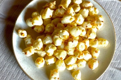 Pequeno, saboroso e prático, esse é o pão de queijo 'pipoca' -  (crédito: Roselanche/Divulgação)