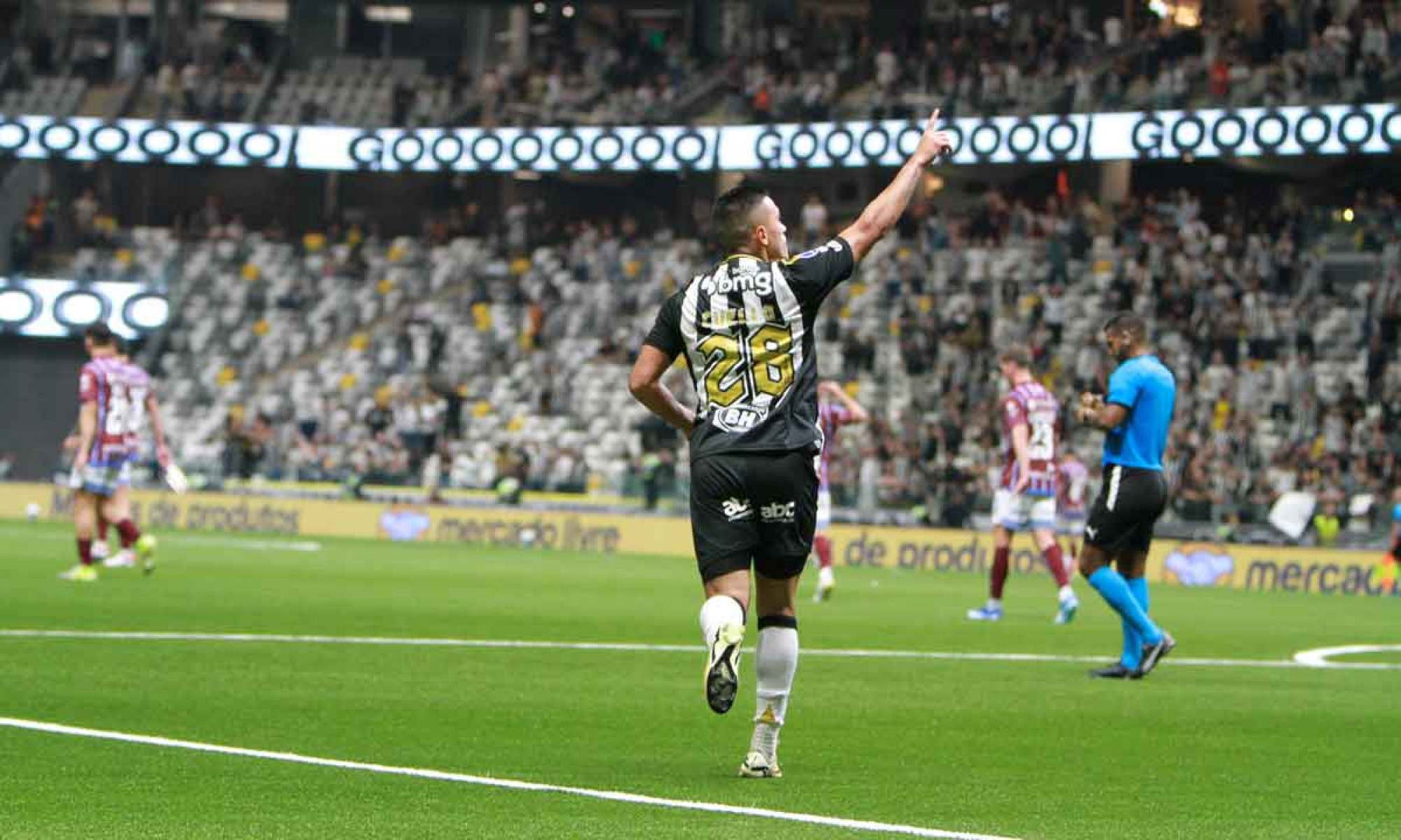 Cuello marcou o primeiro gol do Atlético na vitória por 2 a 1 sobre o Godoy Cruz, na Arena MRV