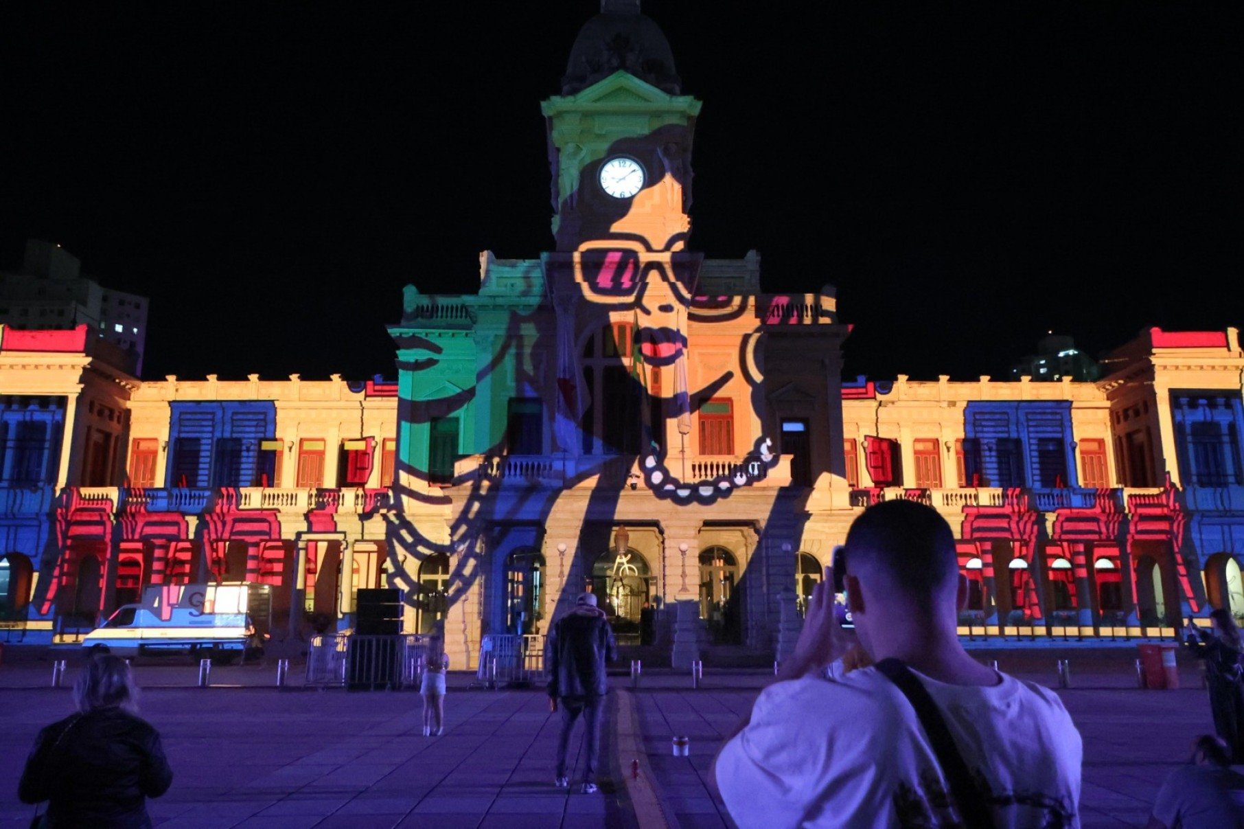 Festa da Luz, mas também de som, arte, ocupação e muita alegria. Cada vez maior, o evento cultural chega à quarta edição em 2025