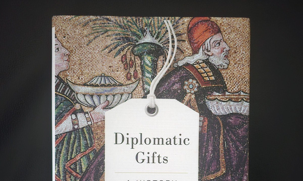Livro 'Presentes Diplomáticos', de Paul Brummell - (crédito: Reprodução ) Livro 'Presentes Diplomáticos', de Paul Brummell - (crédito: Reprodução )