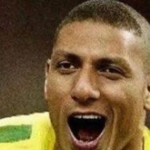 Richarlison &#8216;incorpora&#8217; Ronaldo Fenômeno e posta indireta para técnico da Seleção Brasileira