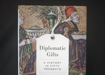 Livro 'Presentes Diplomáticos', de Paul Brummell -  (crédito: Reprodução )