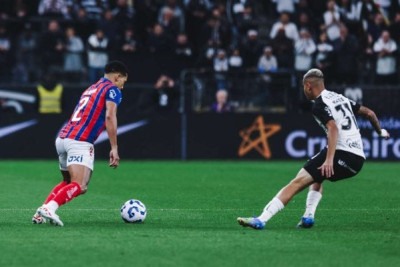 O Corinthians perdeu para o Bahia por 2 a 1, neste sábado (16/8), na Neo Química Arena. Veja como o J10 avaliou a atuação dos jogadores do Timão - Foto: Letícia Martins/EC Bahia -  (crédito: Foto: Letícia Martins/EC Bahia)