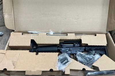 Tipo do fuzil Colt 556 encontrado pela Polícia Militar que teria sido fornecido para a guerra no Taquaril pelo suspeito -  (crédito: PF/Divulgação)