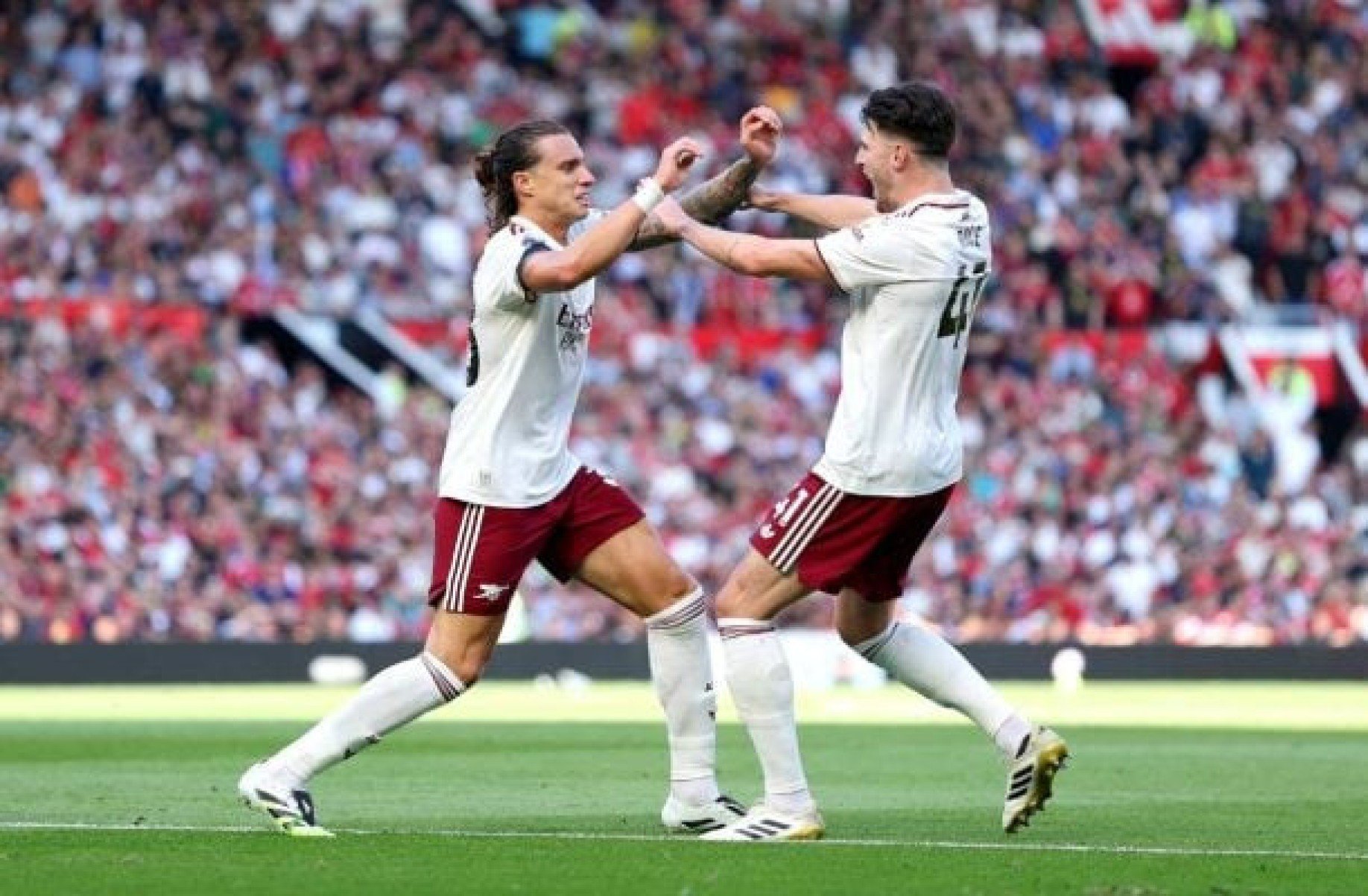 Fora de casa, Arsenal vence o clássico contra o Manchester United