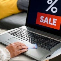 Descontos de até 65% marcam outlet da Mixtou  - DINO