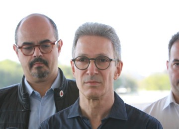 Romeu Zema e outros governadores de direita vem sendo criticados por integrantes da família Bolsonaro -  (crédito: Edésio Ferreira/EM/D.A Press)
