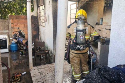 A Defesa Civil foi acionada para avaliar os danos estruturais -  (crédito: Reprodução/CBMMG)