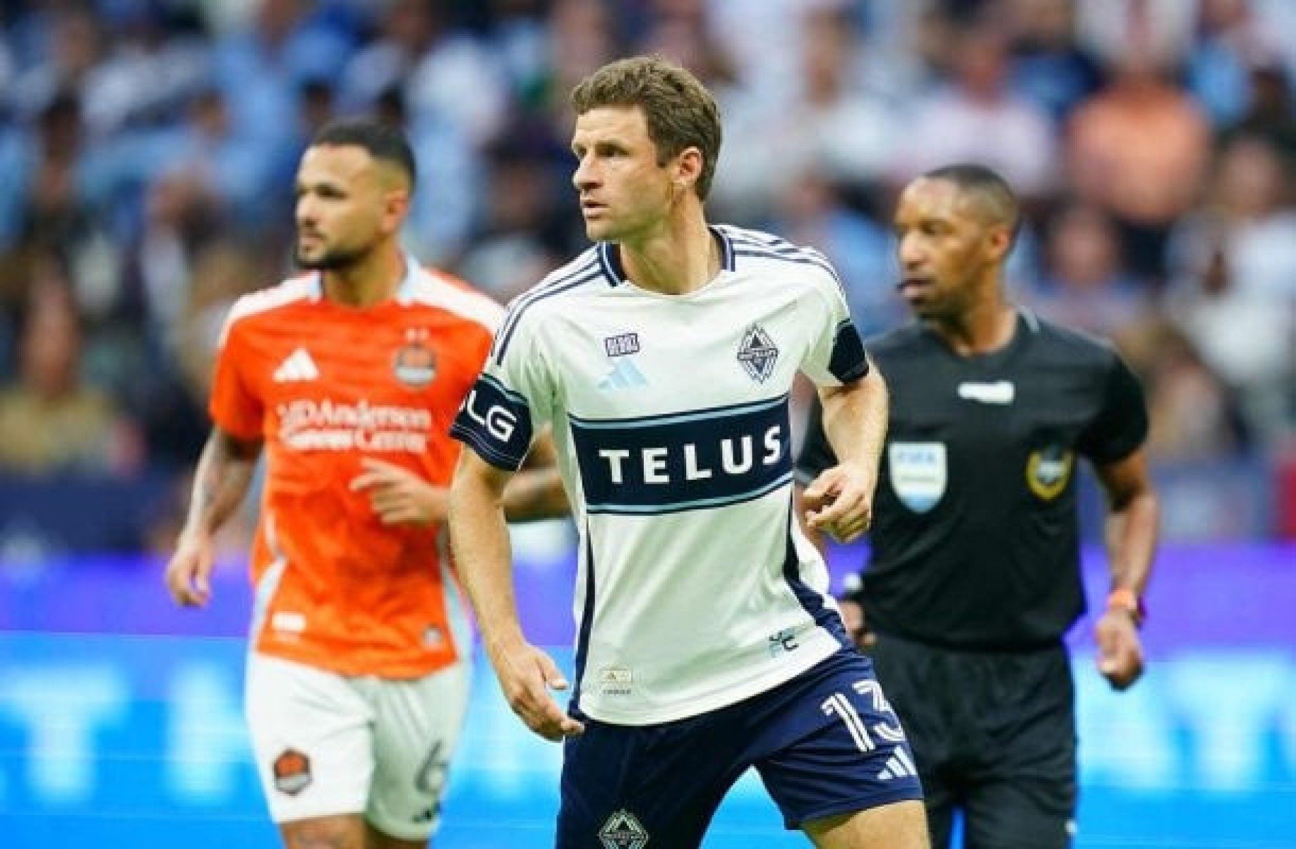 Thomas Müller estreia na MLS com gol anulado e festa estragada por brasileiro