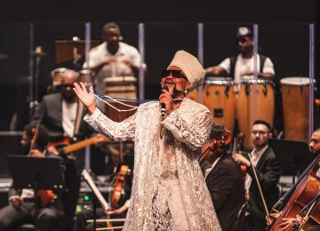 Carlinhos Brown apresenta o show "Afrosinfonicidade" com a Orquestra Ouro Preto no domingo (24/8), às 18h10, no Palco Sesc, na Praça da Estação. -  (crédito: Rapha Garcia/Divulgação)