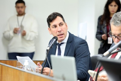 Deputado disse que oposição vai obstruir votação do PL que terceiriza a gestão dos hospitais públicos em Minas Gerais -  (crédito: Luiz Santana/ALMG)