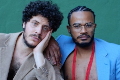 Os capricornianos Thiago Ramil e Dona Conceição compuserm as faixas de 'Gosto' frente a frente, durante encontros presenciais -  (crédito: Elias Ficavontade/divulgação)
