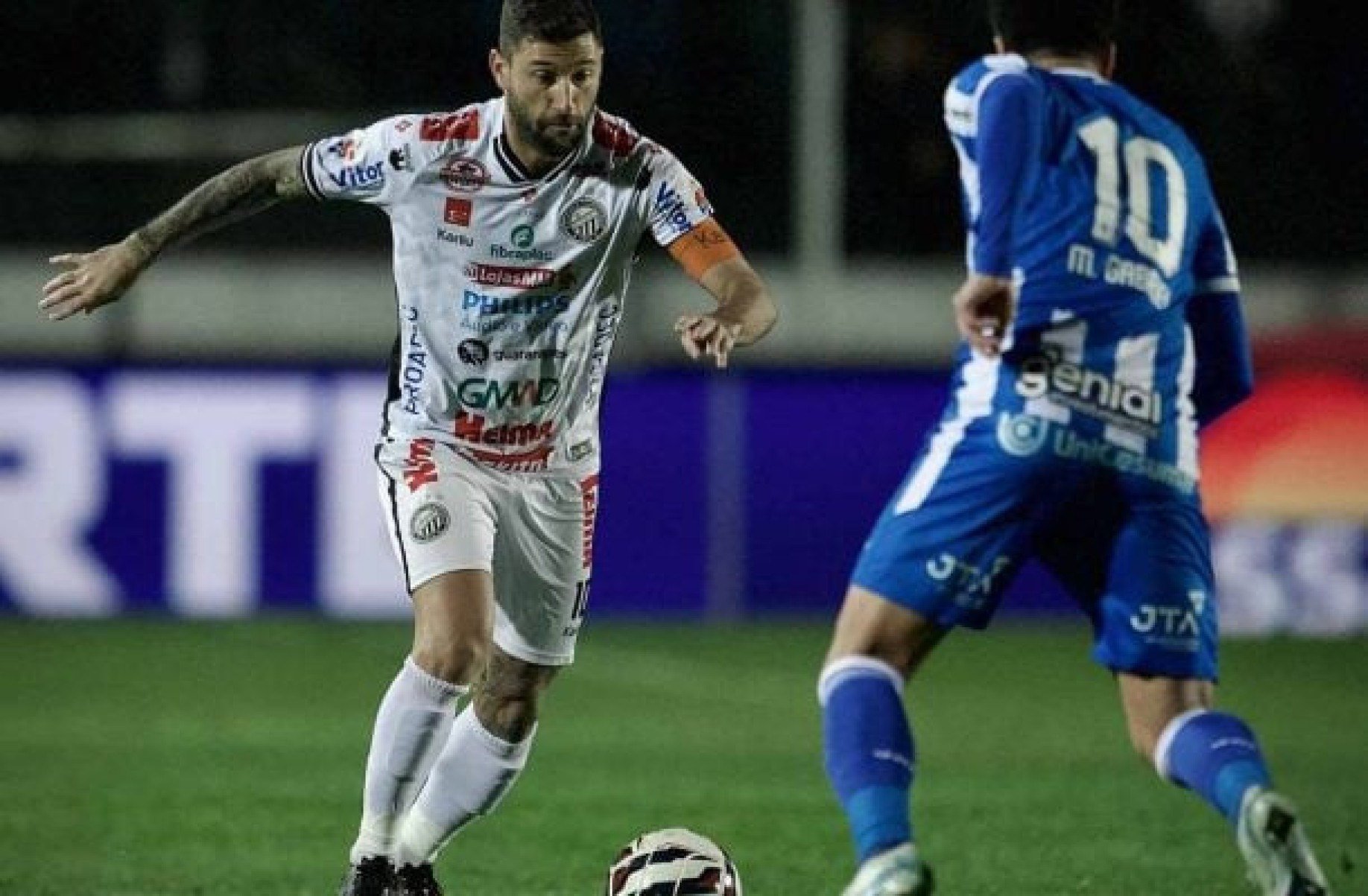 VAR anula pênalti para o Avaí no fim, e jogo com o Operário termina sem gols