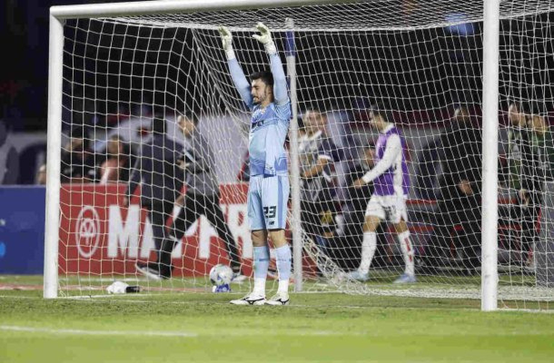 Rafael projeta duelo na Libertadores e aponta torcida como ‘jogador a mais’
