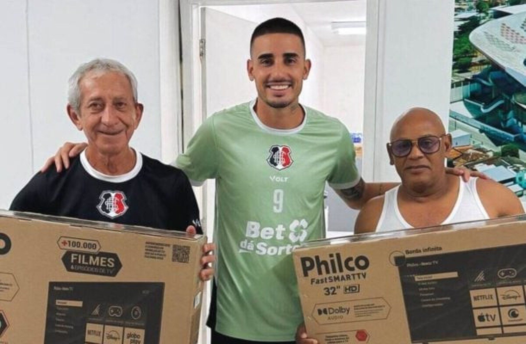 Astro do Santa Cruz indica sonho de disputar o BBB: ???Aposento agora???