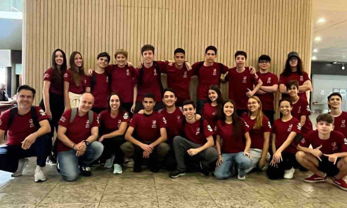 Equipe do Colégio Loyola na Olimpíada de Matemática no Japão - (crédito: Divulgação) Equipe do Colégio Loyola na Olimpíada de Matemática no Japão - (crédito: Divulgação)