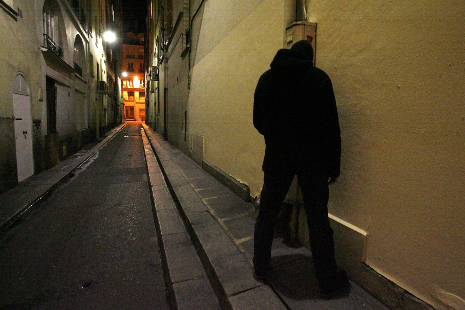 A batalha de Paris contra o xixi nas ruas