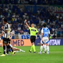 Brasileirão desmoralizado pelas péssimas arbitragens - Leandro Couri/EM/D.A. Press