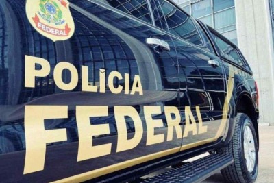 Ao todo, são cumpridos mandados de prisão preventiva e busca e apreensão na Grande BH e no litoral paulista -  (crédito: Divulgação/PF)