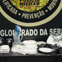 Suspeito de traficar drogas em área frequentada por crianças é preso em BH - Divulgação/PMMG