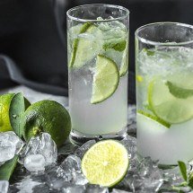 Vendedor cobra mais de R$ 2 mil por caipirinha e é preso no Rio - rawpixel.com