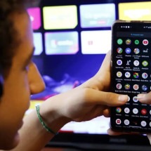 Há vários casos em que meninos e meninas são expostos de forma sexualizada na internet -  (crédito: Bruno Peres/Agência Brasil)