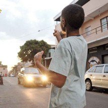 Pipas com fios cortantes: o perigo segue no ar em Belo Horizonte - Túlio Santos/EM/D.A. Press