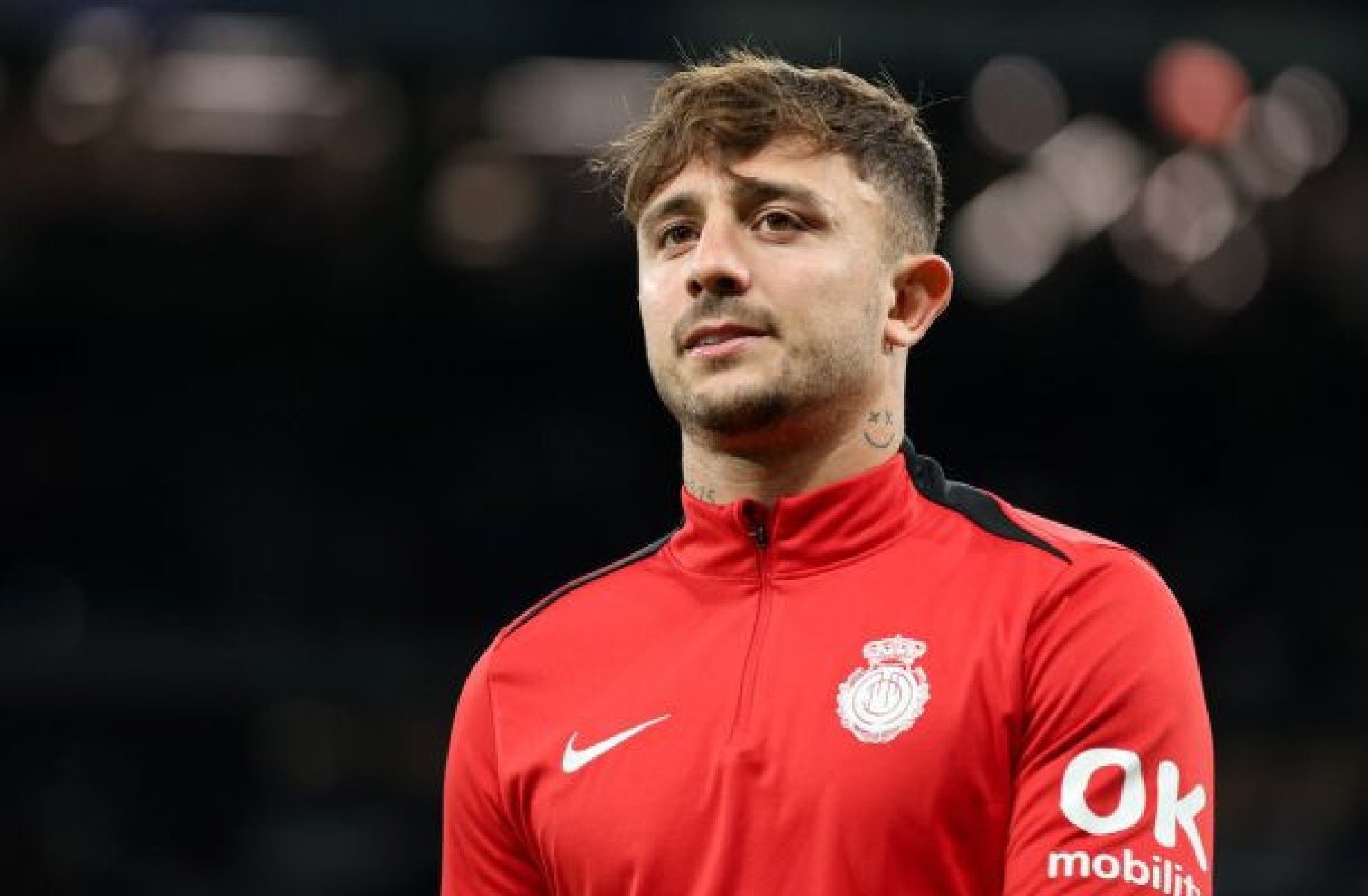 Na busca por reforços, Atlético faz proposta por lateral do Mallorca, desafeto de Vini