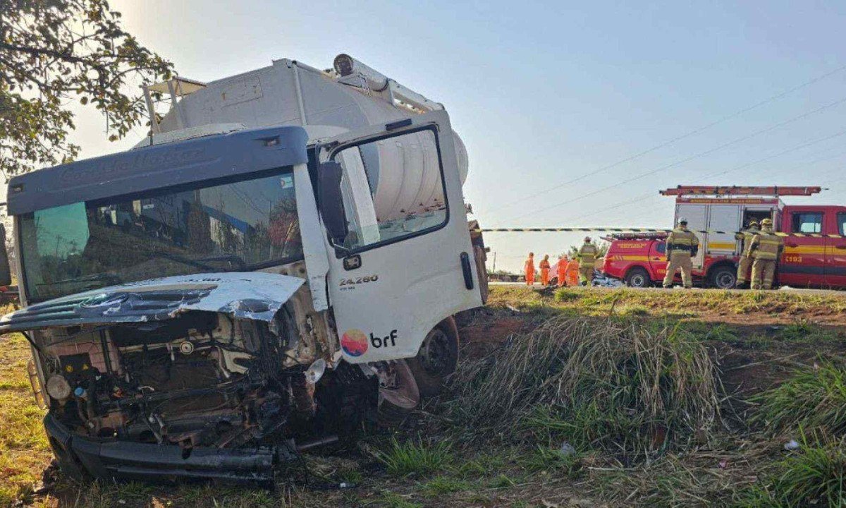 O motorista do caminhão não se feriu