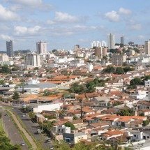 Tremor de magnitude 4.4 assusta moradores de Araxá -  Beto Novaes/EM/D.A Press. Brasil. Araxa - MG. Cidades com mairoes e mnores indices de violencia no estado. Araxa e a cidade com menor indice de homicidios do estado. Na foto, vista parcial da cidade.