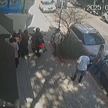 Vereador gravava vídeo com Tom Zé e tem o celular roubado por motociclista