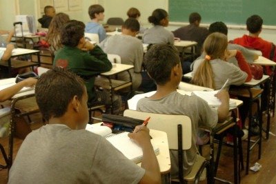 Crianças em sala de aula; imagem meramente ilustrativa -  (crédito: Beto Magalhaes/EM/D.A Press)
