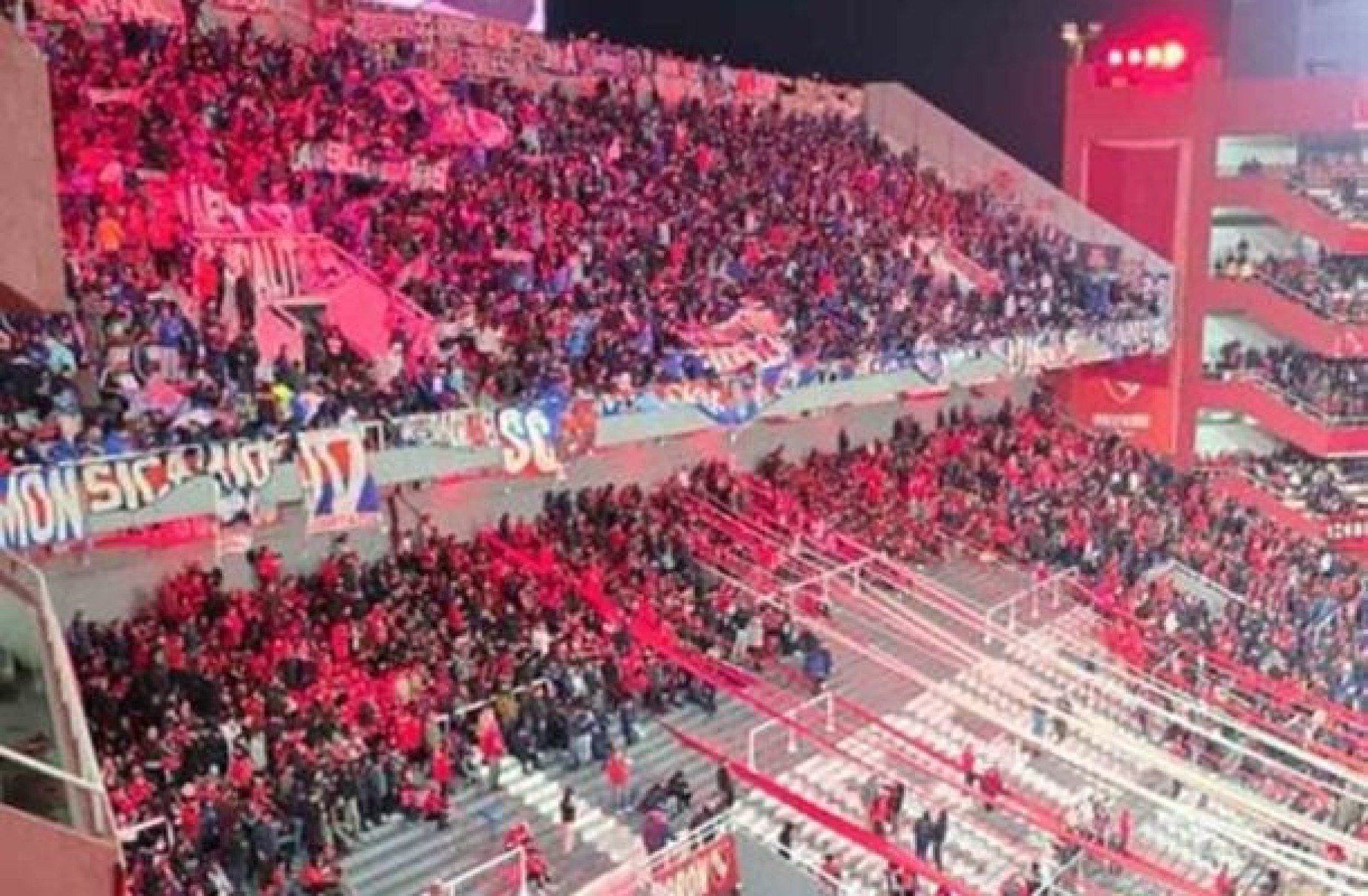 Após caos na Sul-Americana, jogo do Independiente, pelo Argentino, é adiado