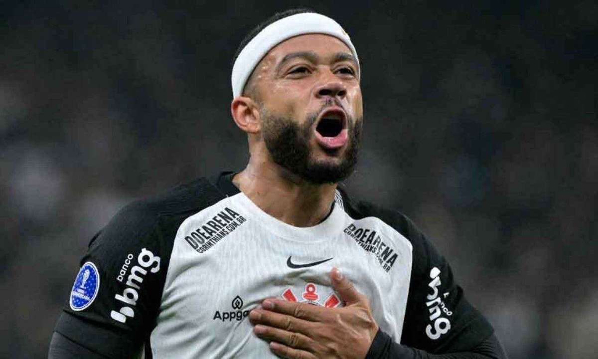 Holandês Memphis Depay é jogador do Corinthians em setembro de 2024 -  (crédito: NELSON ALMEIDA/AFP – 6/5/25)