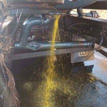 Acidente provoca vazamento de biodiesel e interdita BR-262 - Divulgação/CBMMG