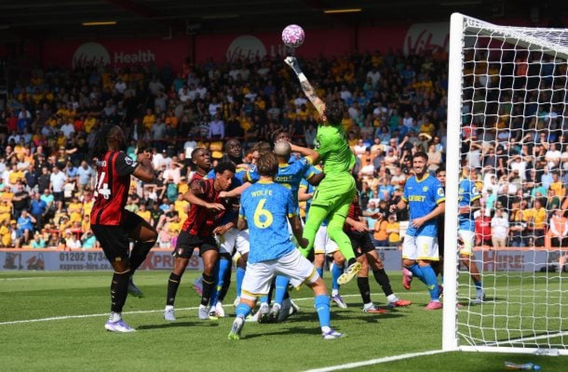 Com Arias de titular, Wolverhampton perde mais uma vez no Inglês