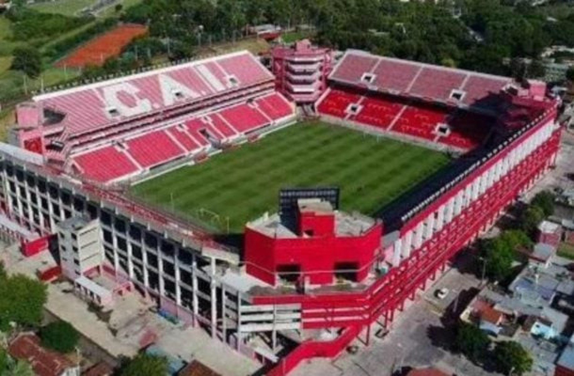 Estádio do Independiente é interditado após barbárie na Copa Sul-Americana