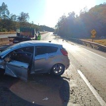 Acidente de carro mata criança e interdita BR-381 - Divulgação/PRF