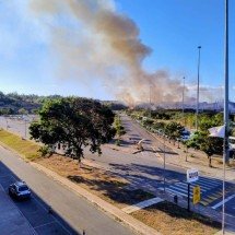 Incêndio atinge Parque Serra Verde, próximo à Cidade Administrativa - Divulgação/CBMMG