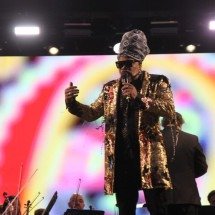 Carlinhos Brown rege a plateia no encerramento da Virada Cultural de BH - Jair.Amaral/EM/D.A Press