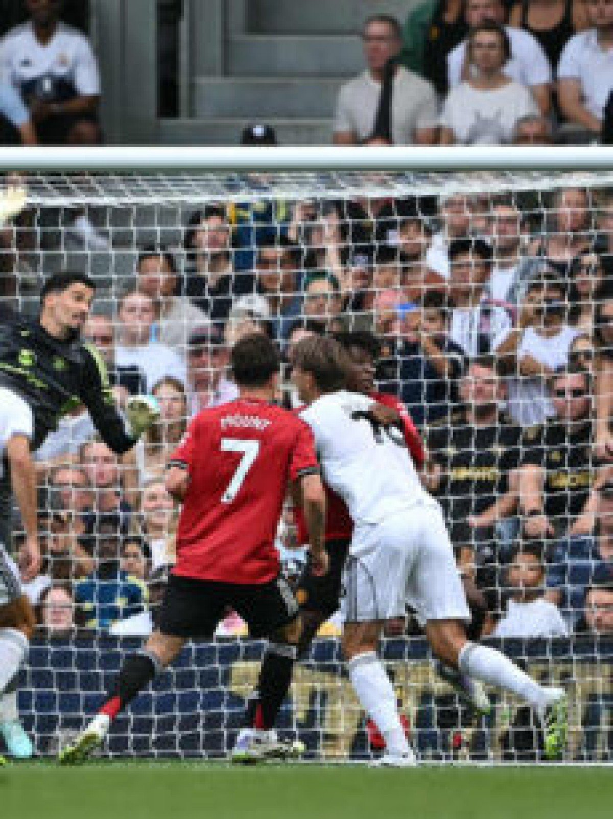 Destaque perde pênalti, e United só empata com Fulham pela Premier League - No Ataque Internacional