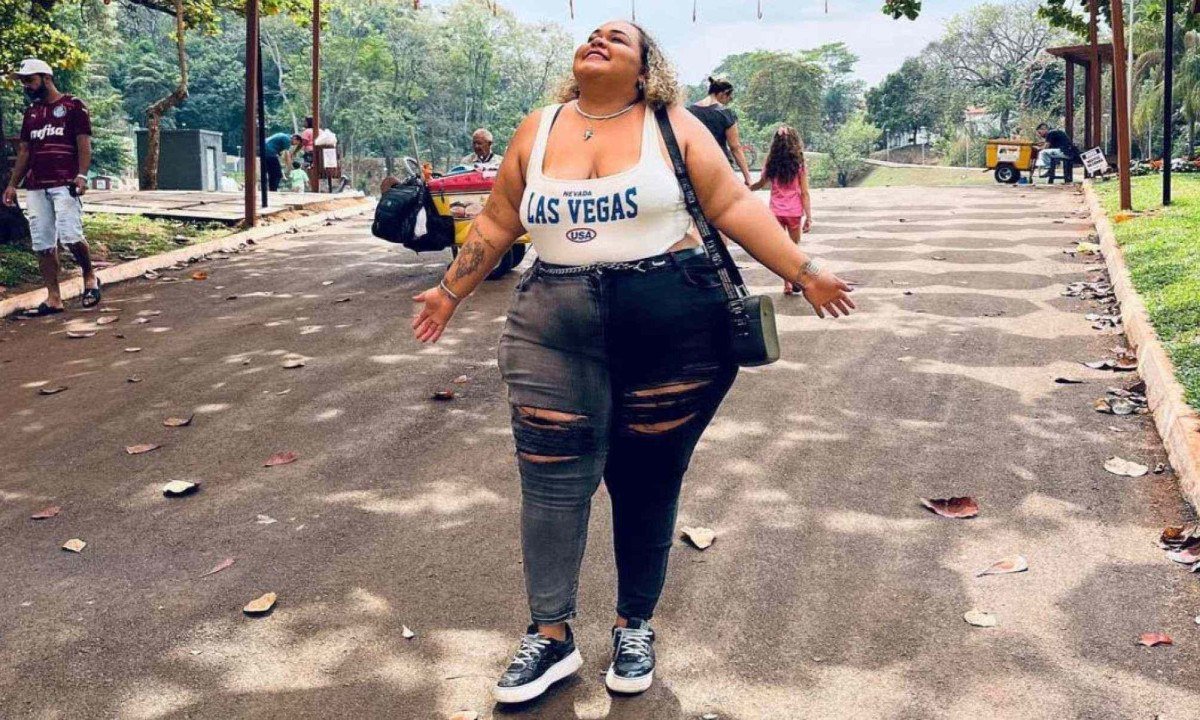 Influenciadora mineira Nayara Edny dá dicas para comprar jeans plus size