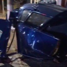 Carro com drogas se parte ao meio em batida durante fuga e motorista morre - PMMG/Divulgação
