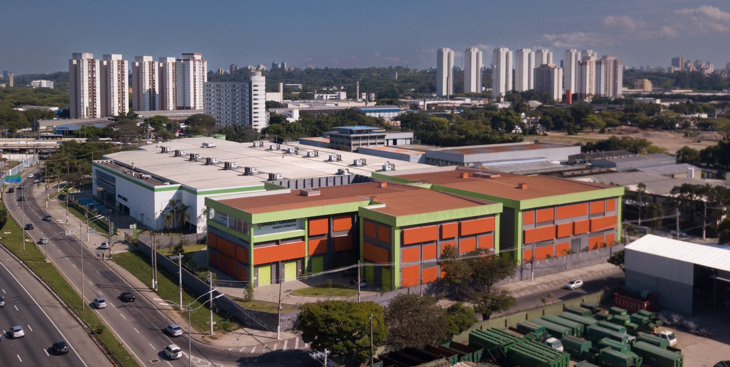 Self storage é opção para moradores de apartamentos pequenos - DINO