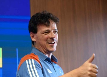 Técnico Fernando Diniz comandou a Raposa por apenas quatro meses -  (crédito: Gladyston Rodrigues/EM/D.A – 24/9/24)