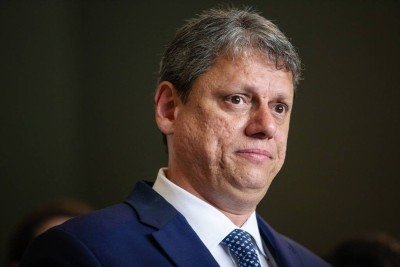 Governador de S&acirc;o Paulo, Tarc&iacute;sio de Freitas, em registro feito em dezembro de 2023 -  (crédito: Eduardo Knapp/Folhapress &ndash; 19/12/03)
