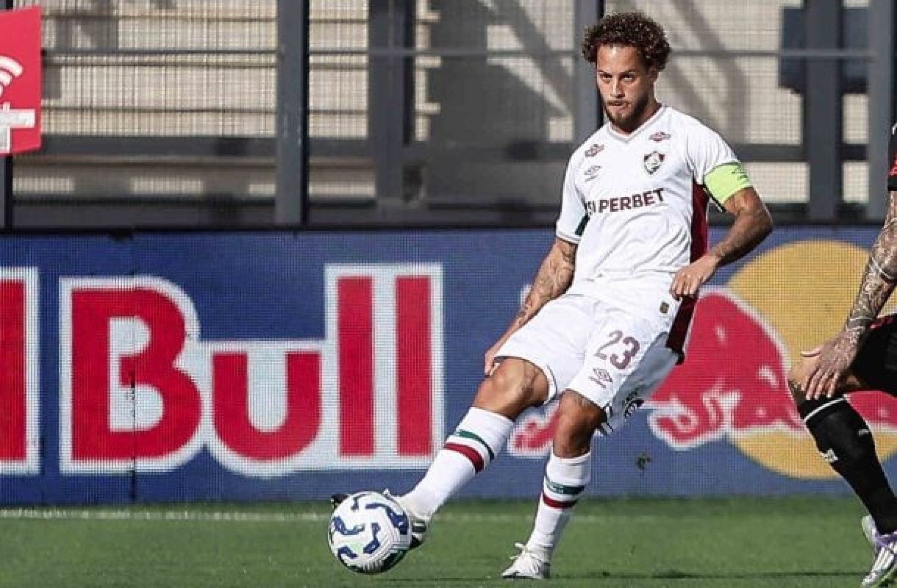 Guga abre o jogo sobre renovação com Fluminense